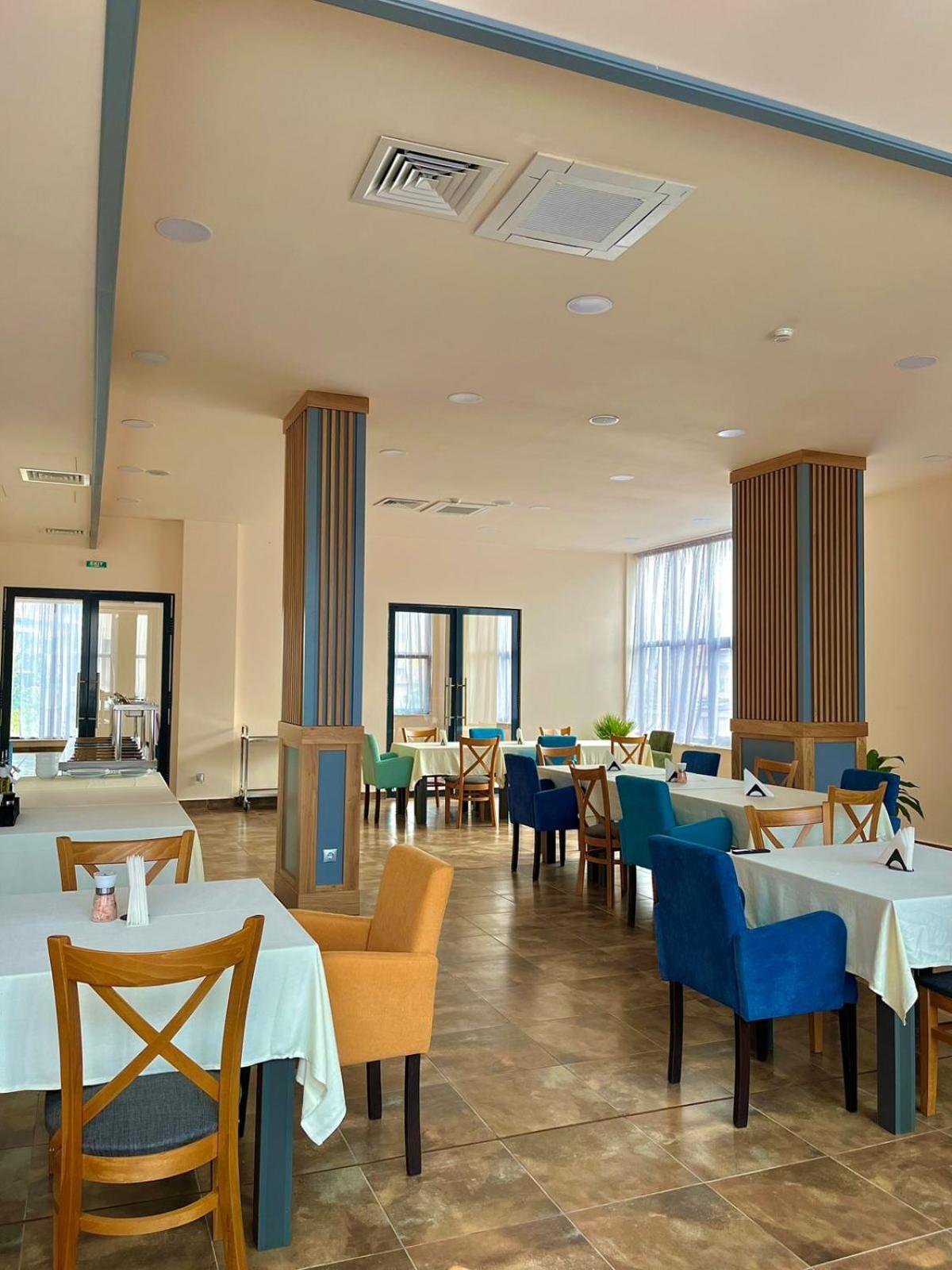 City Plaza Botevgrad Eksteriør bilde