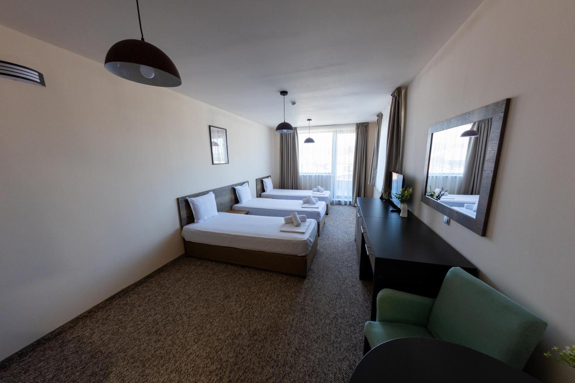 City Plaza Botevgrad Eksteriør bilde