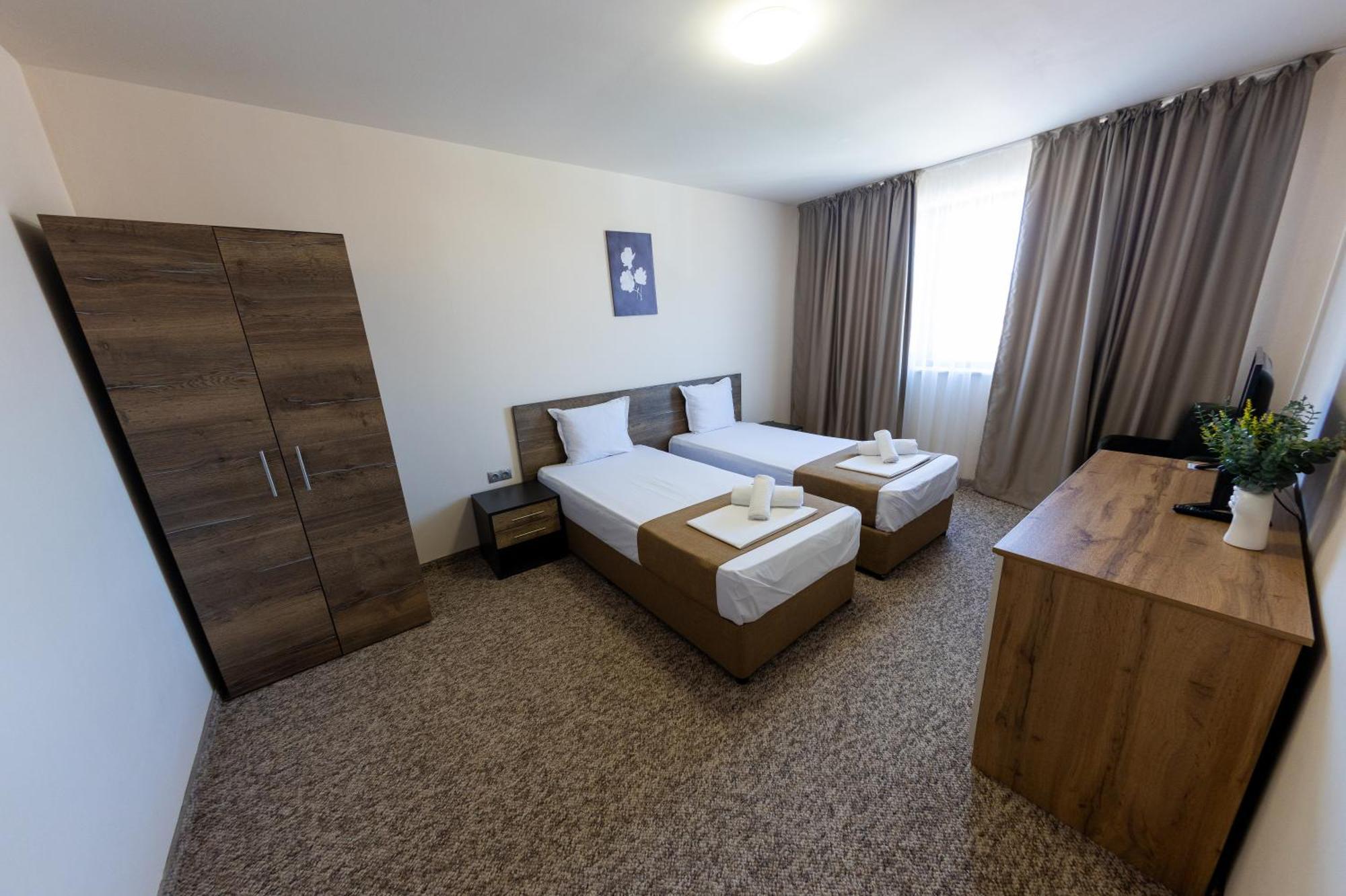 City Plaza Botevgrad Eksteriør bilde