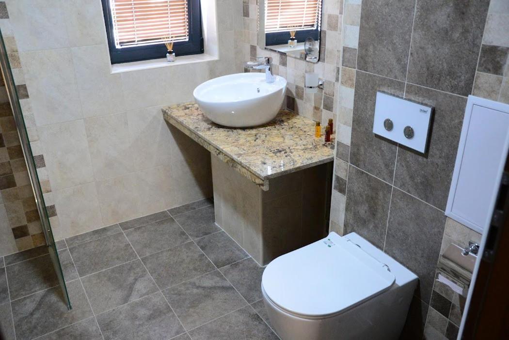 City Plaza Botevgrad Eksteriør bilde