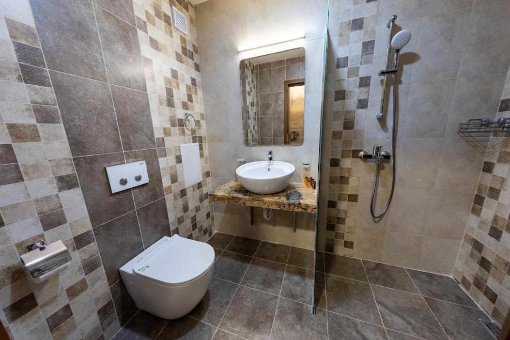 City Plaza Botevgrad Eksteriør bilde